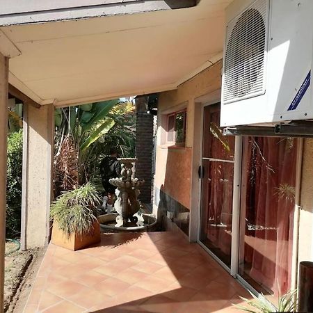 Two Summers Guesthouse 팔라보르와 외부 사진
