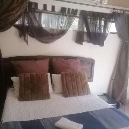 Two Summers Guesthouse 팔라보르와 외부 사진