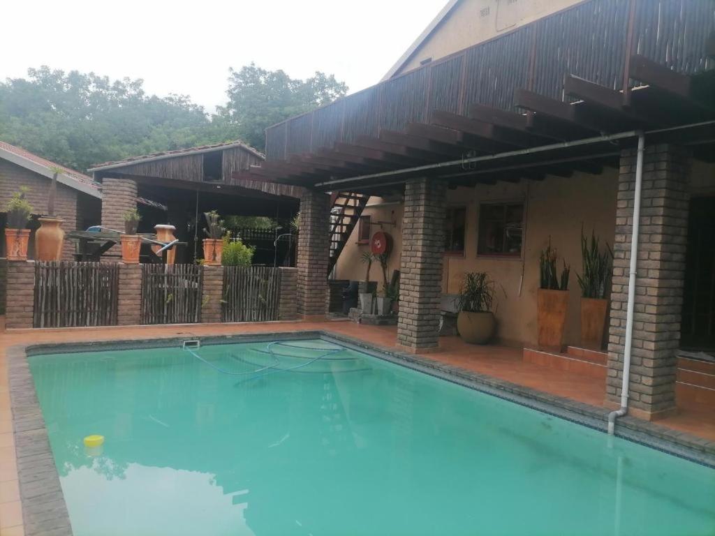 Two Summers Guesthouse 팔라보르와 외부 사진